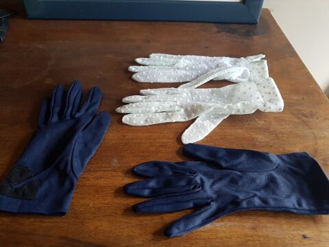 Paires gants noirs en polyester et en plumetis blancs 10 Mouxy (73)