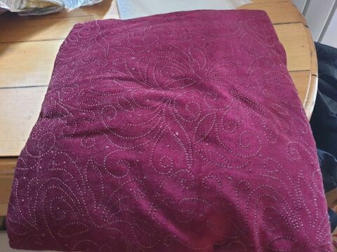 Coussin bordeaux et or, déhoussable 4 Mouxy (73)