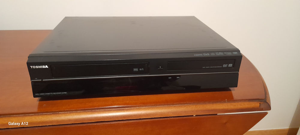 MAGNETOSCOPE TOSHIBA CONVERTISSEUR VHS DVD Audio et hifi