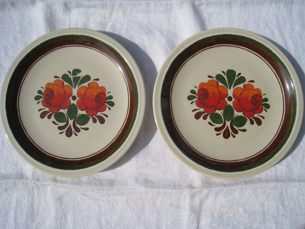 2 assiettes Winterling R&ouml;siau Bavaria, en c&eacute;ramique Décoration