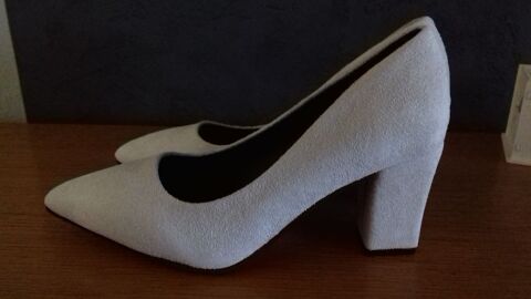 Chausaurez femme  25 Erchin (59)