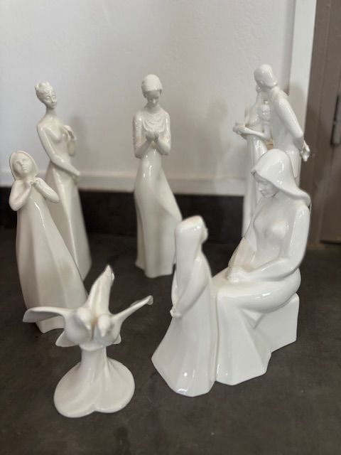 Figurines Porcelaines 'Images' Royal Doulton 130 Saint-Rmy-de-Provence (13)