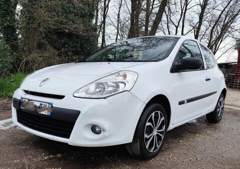 Renault Clio III CLIO III SOCIETE DCI 90 ECO2 94 G AIR EURO 5 2011 occasion Pessac 33600