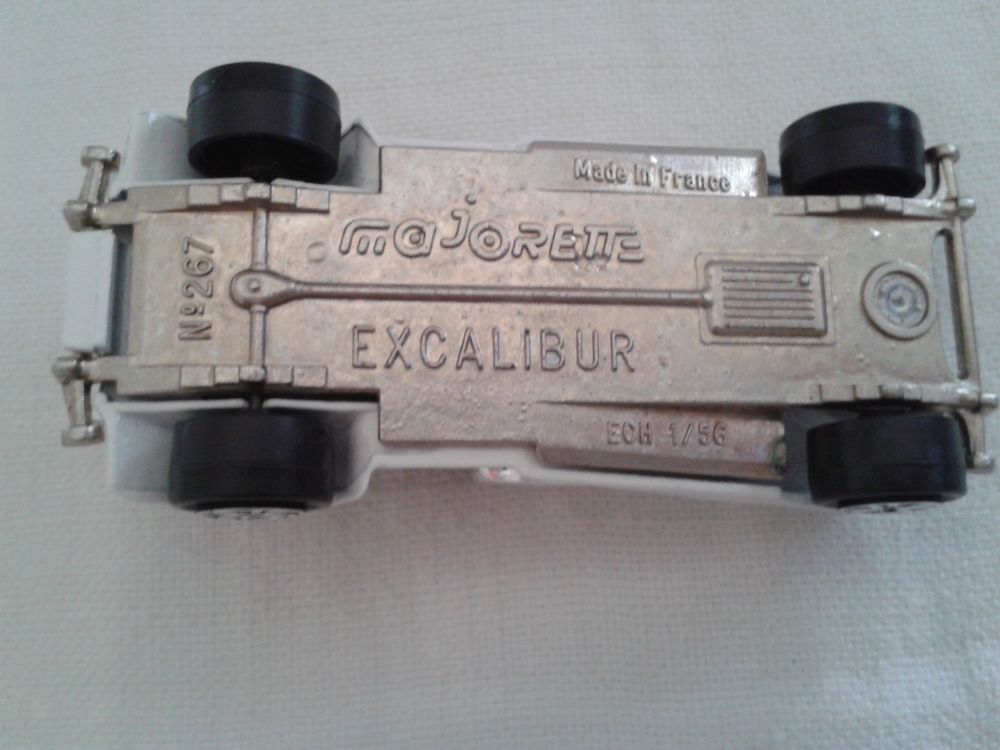 Excalibur neuve MAJORETTE n&deg; 267 
