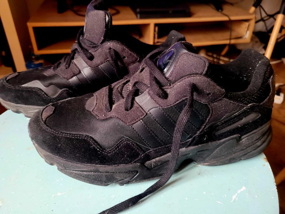 BASKET+-+ADIDAS+-+YUNG-96 Chaussures