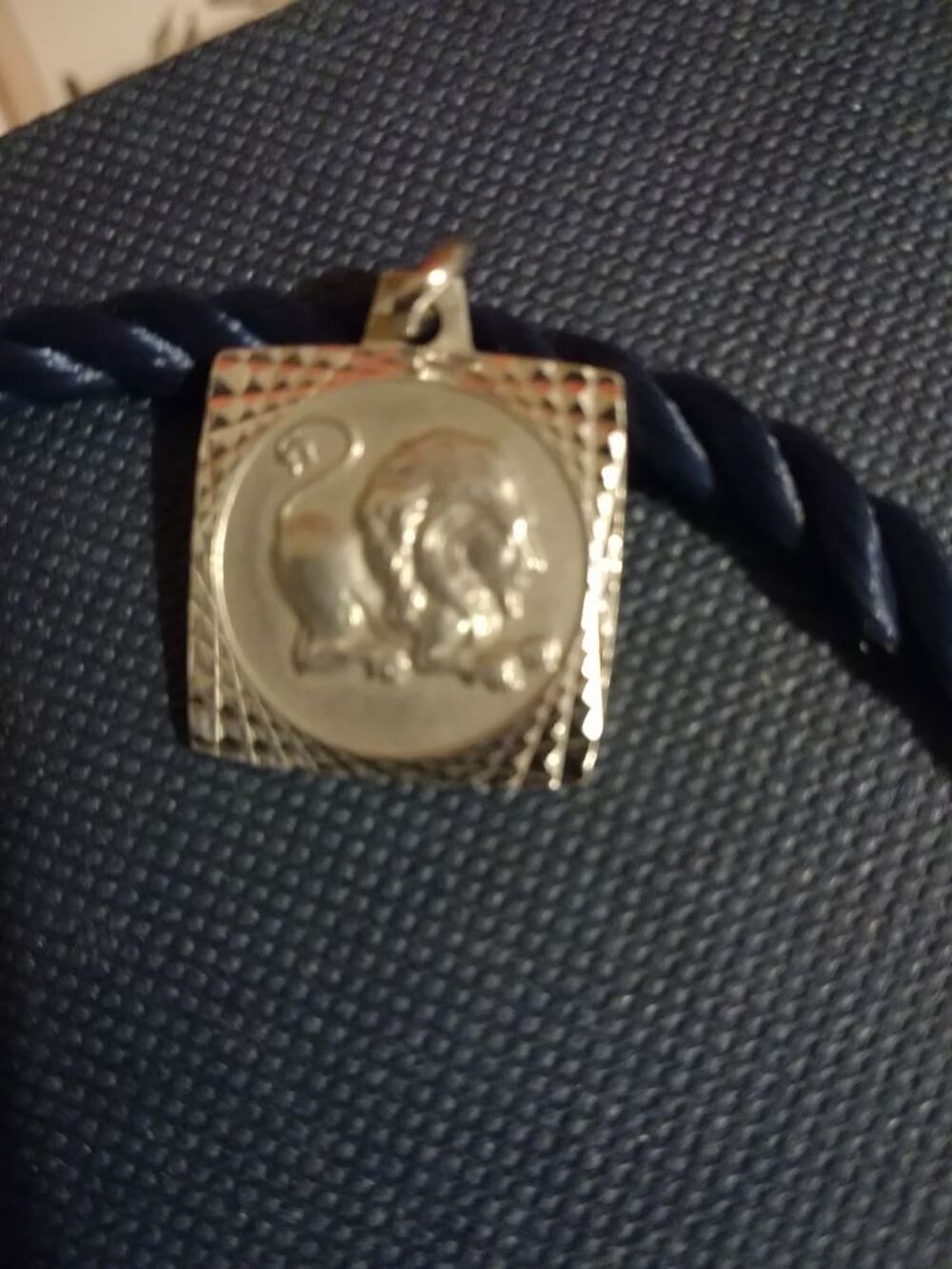 M&eacute;daille en argent Bijoux et montres