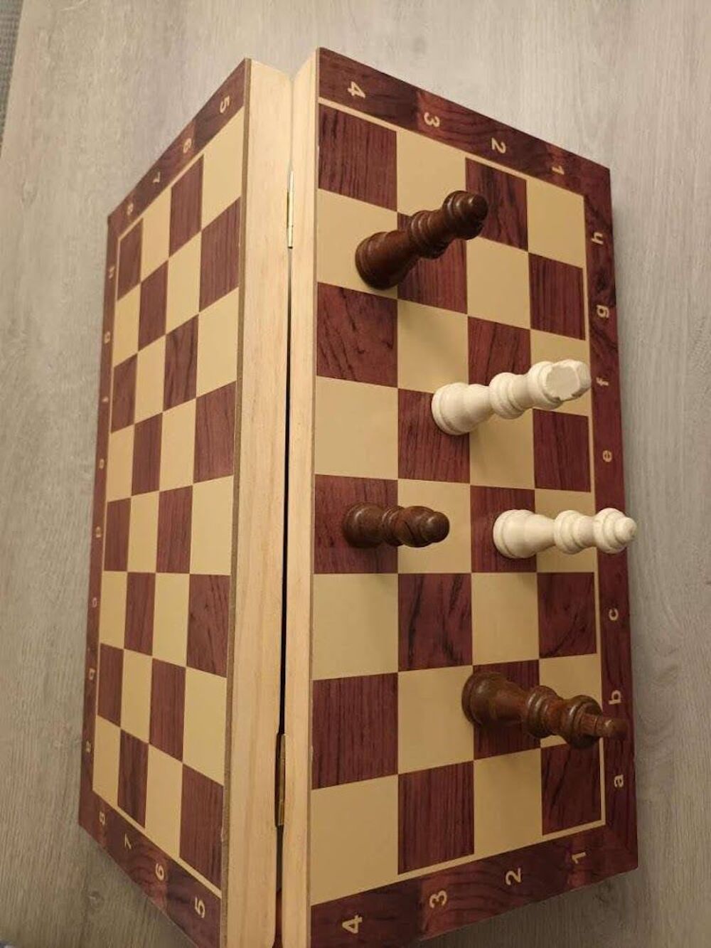 Jeux d'&eacute;checs en bois magn&eacute;tique et pliable neuf de 39cm Jeux / jouets