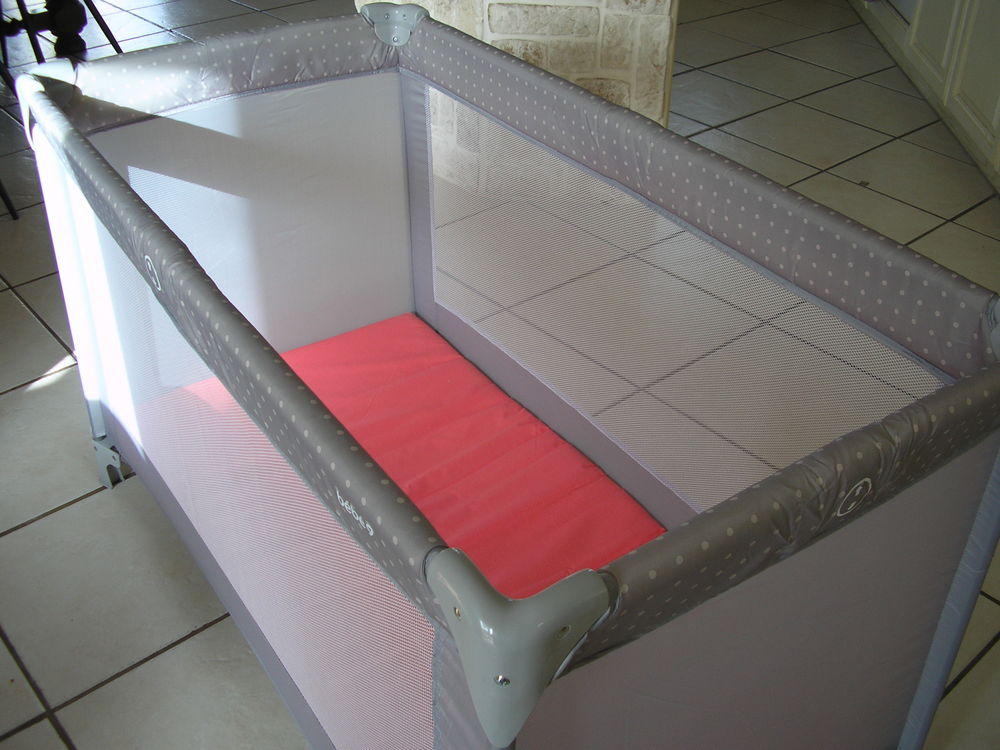 2 lits parapluie avec matelas Meubles