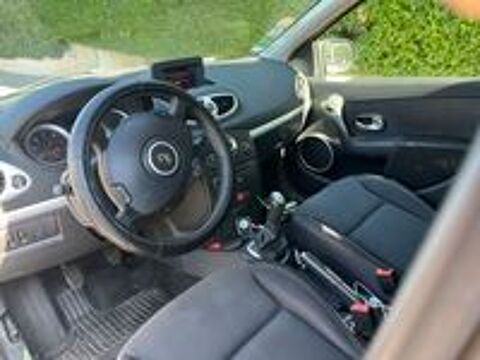 Clio III Clio Estate III dCi 75 TomTom Live 2010 occasion 06250 Mougins