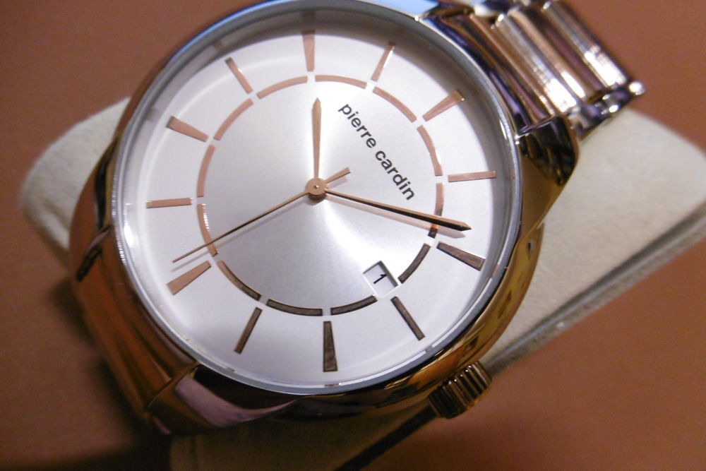 Montre Pierre Cardin NEUVE excellent &eacute;tat Bijoux et montres