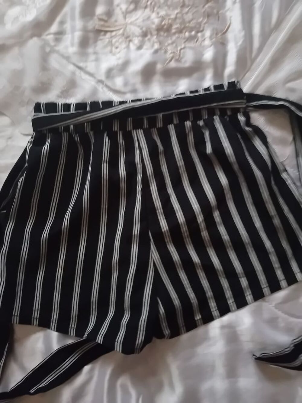 SHORT FEMME TAILLE S SHEIN Vtements