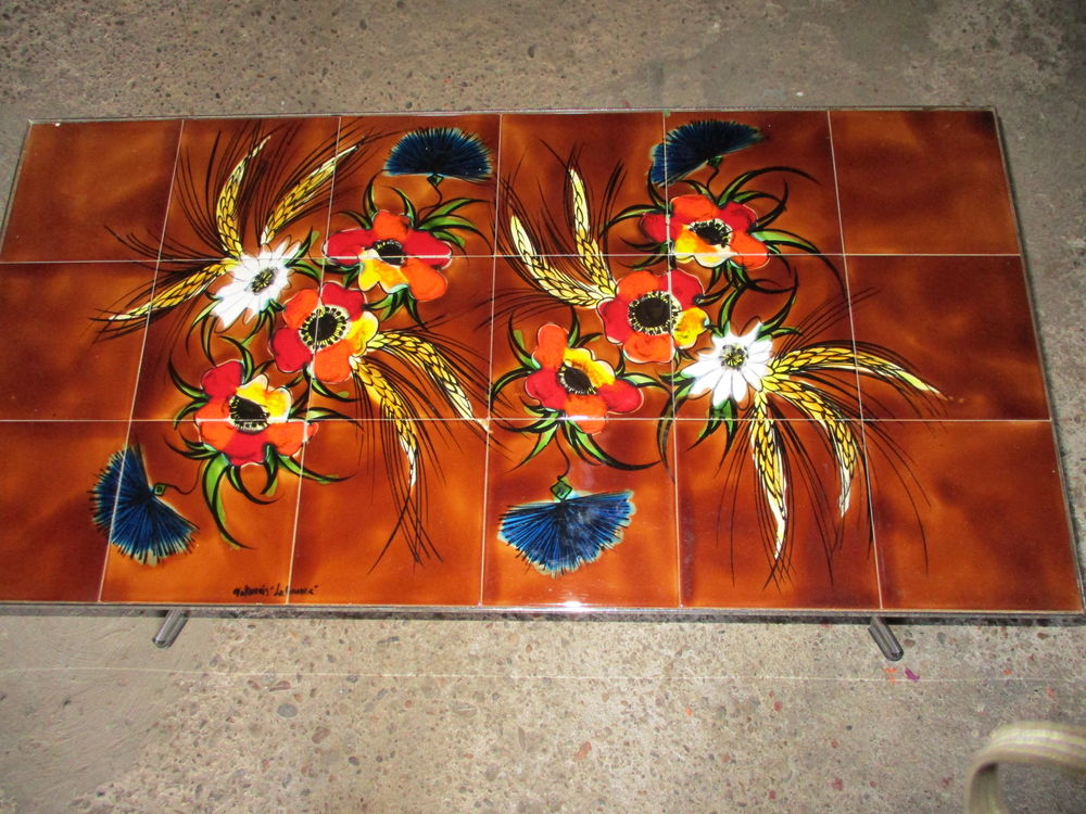 table basse en c&eacute;ramiques de vallauris avec signature 