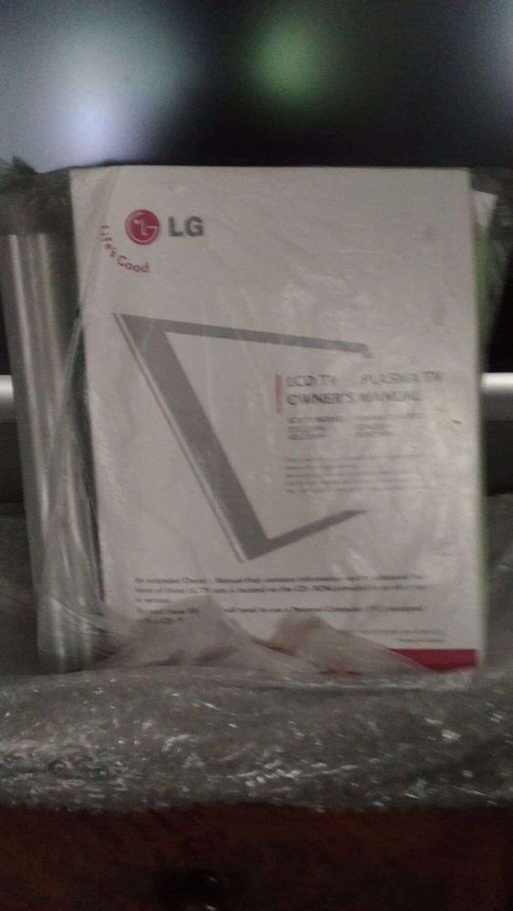 Grand t&eacute;l&eacute;viseur marque LG avec enregistreur. Photos/Video/TV