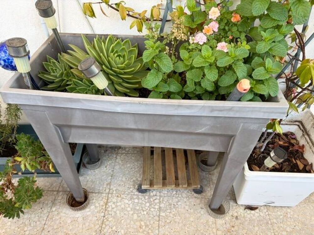 Jardini&egrave;re de terrasse ou balcon Jardin