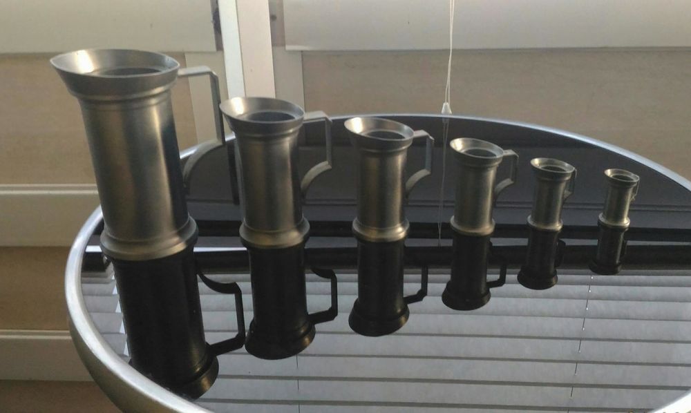 Tr&egrave;s belle s&eacute;rie de mesures en &eacute;tain Décoration