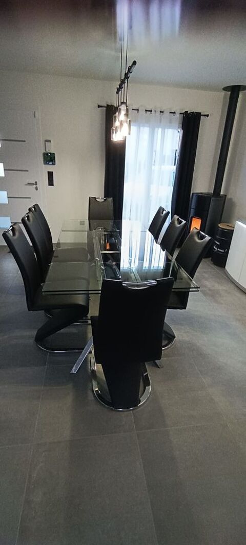 Derni�re Offre les meubles partent � midi 
Salle � manger 400 Turquant (49)