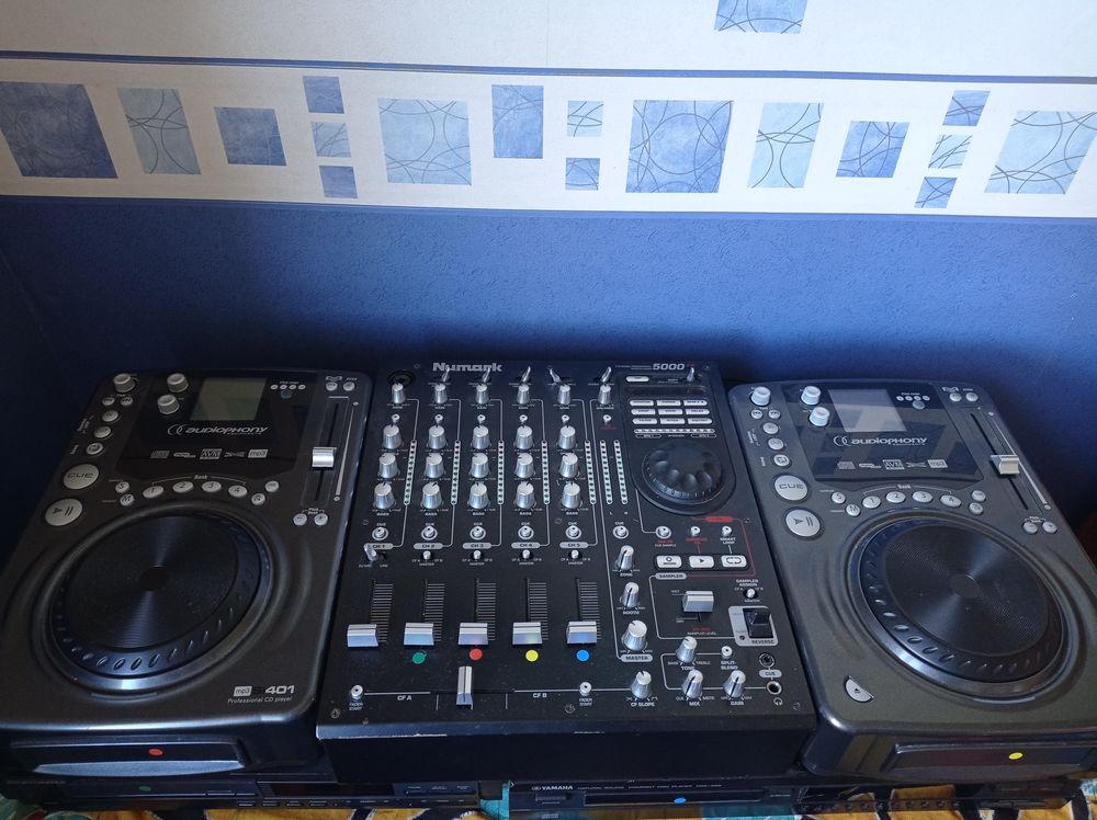 Table de mixage Numark 5000FX et platine cd mp3 Instruments de musique