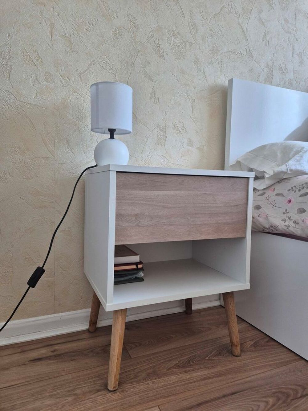 &agrave; € Saisir ! Table de Chevet Moderne, Parfaite pour Toute D&eacute;co Meubles