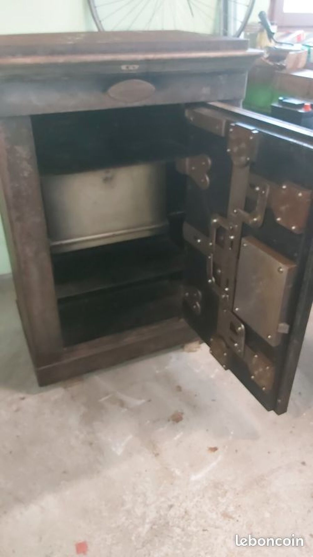 Coffre fort Vallet fin XIX&egrave; si&egrave;cle Meubles