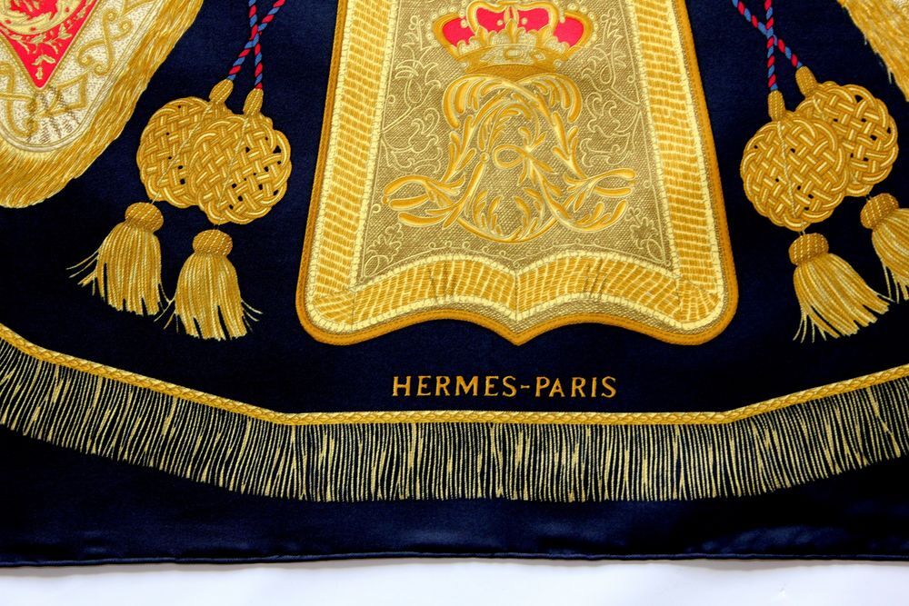 Foulard soie HERMES Poste et Cavalerie Vêtements