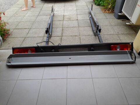 Camping car acc�ssoir. 550 Nort-sur-Erdre (44)