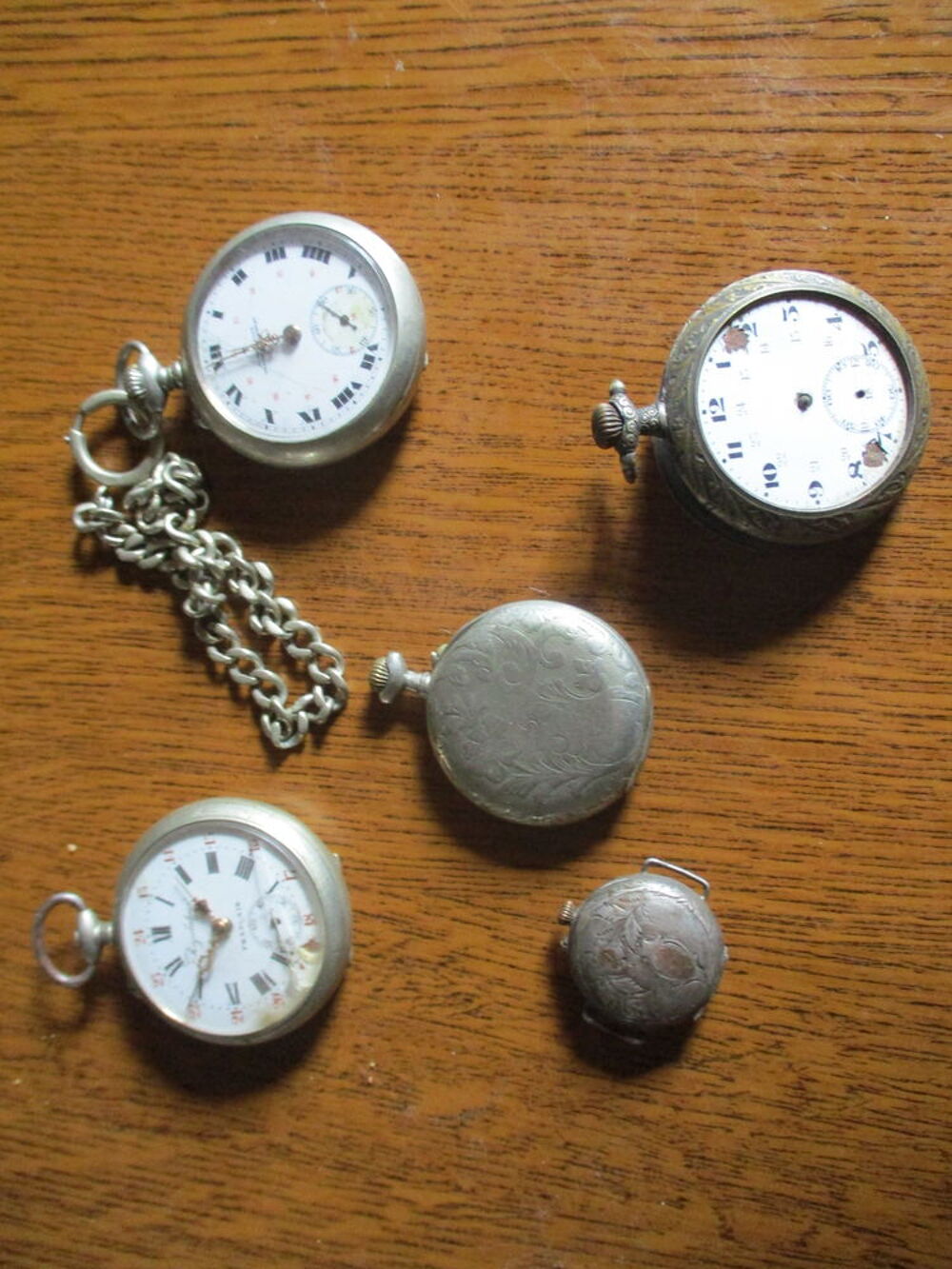 LOT DE MONTRE ANCIENNES A GOUSSET Bijoux et montres