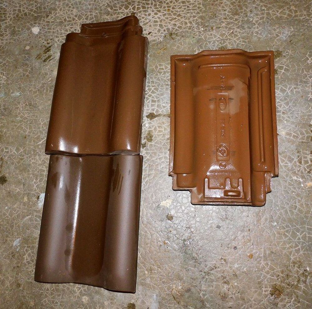 44 tuiles "Panne H2 HUGUENOT" &agrave; double bourrelet Bricolage