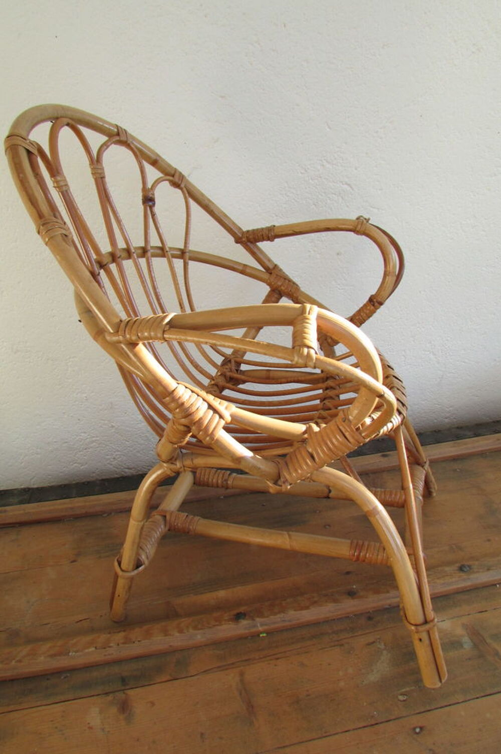 Chaise enfant en rotin, forme coquille Meubles
