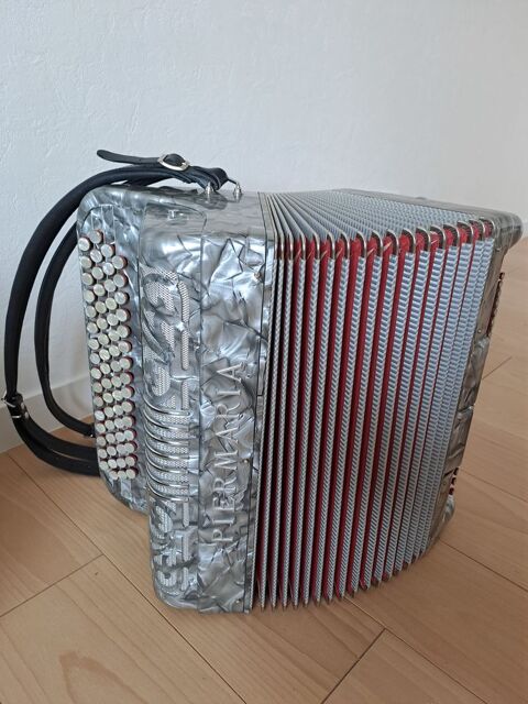 tr�s bon accord�on 1200 Tours (37)