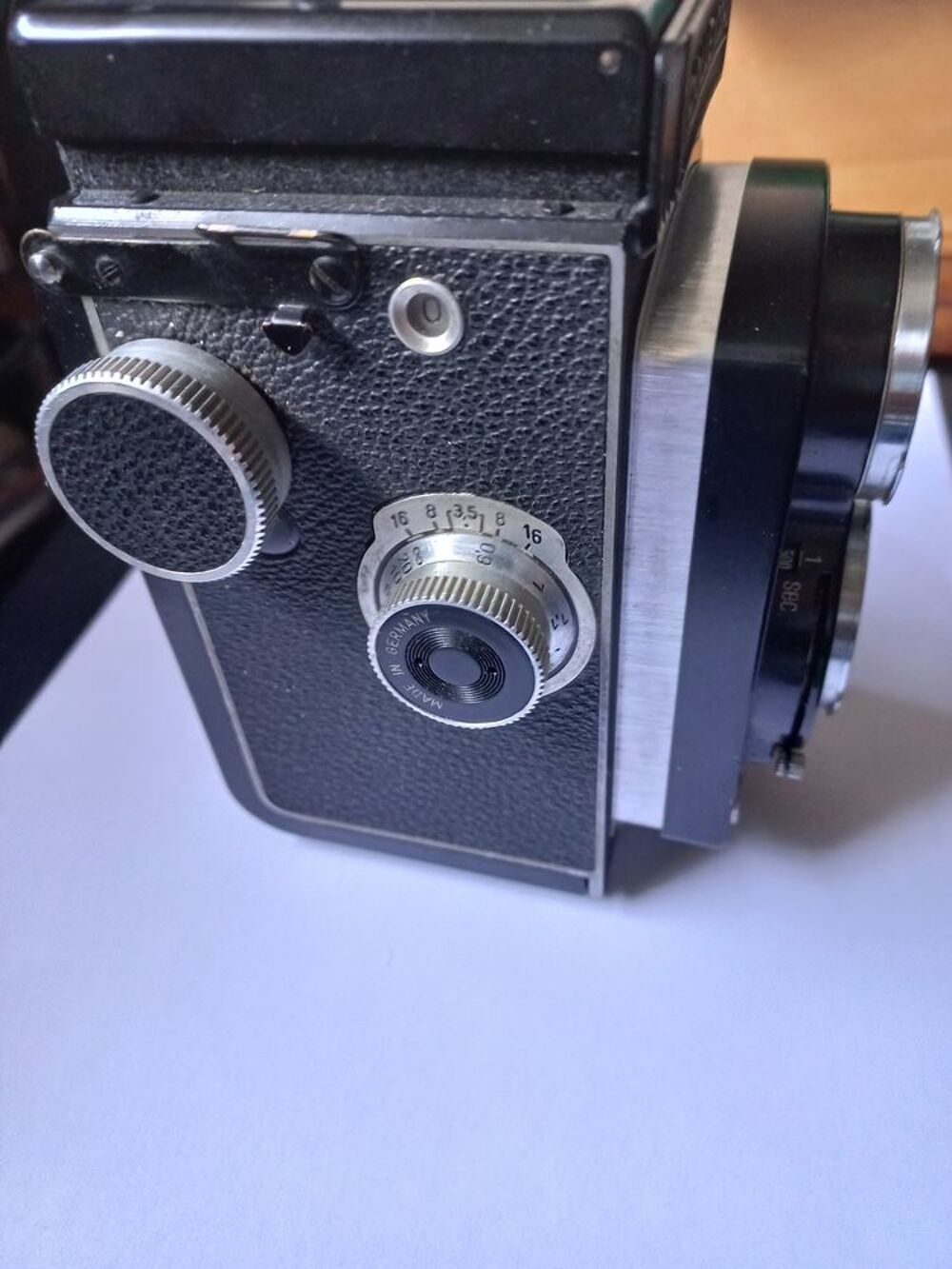 Appareil photo Rolleicord avec sa sacoche en cuir Bijoux et montres