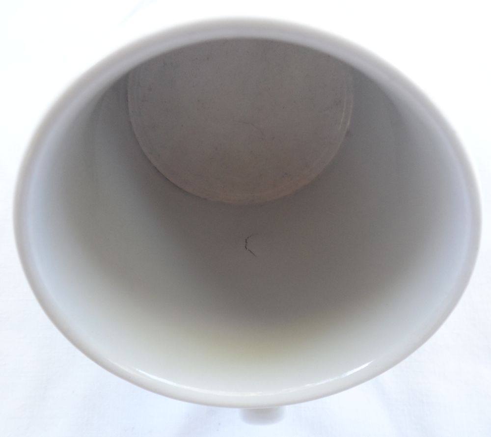 MUG ROME NEUF 
Il y a 1 l&eacute;ger d&eacute;faut de cuisson de c&eacute;ramique Cuisine