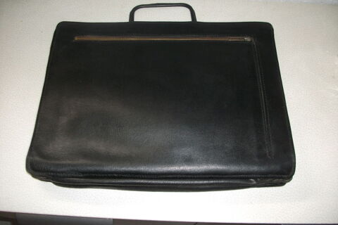 Serviette cuir 20 Saint-Germain-lès-Arpajon (91)