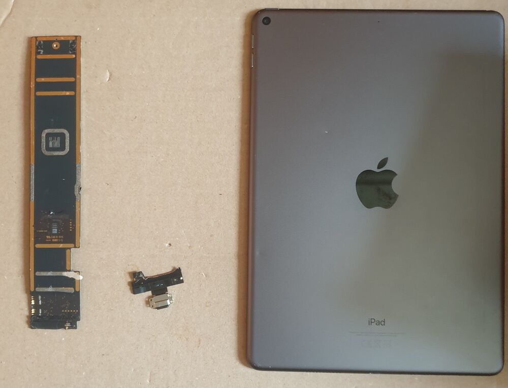 Lot tablettes pour pi&egrave;ces 15 Téléphones et tablettes