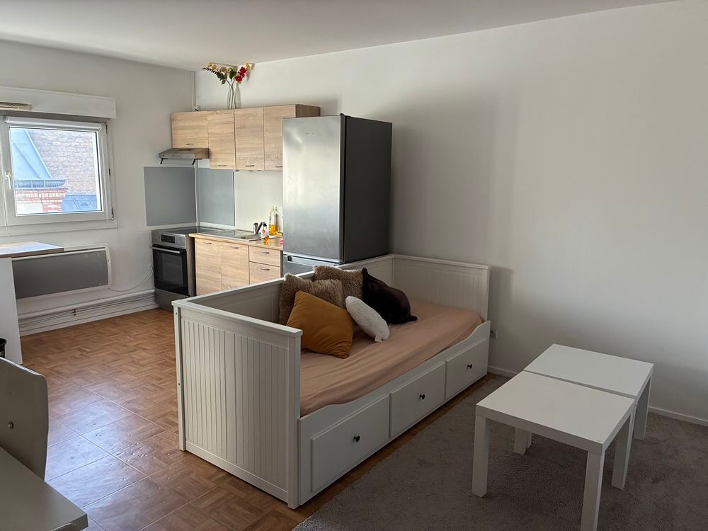 Location Appartement Charmant T2 meublée bien desservi + commerces Colombes
