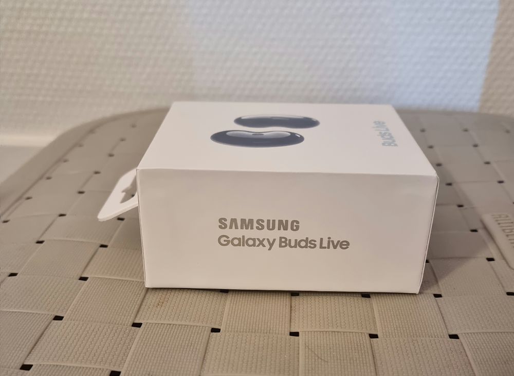 galaxy buds live mystic black SM-R180NZKAEUB neuf dans son Téléphones et tablettes