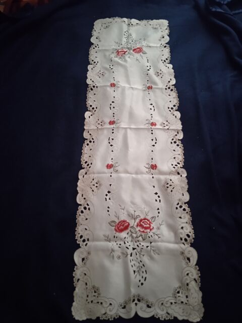 Chemin de table, napperon, neuf 8 Lourdes (65)