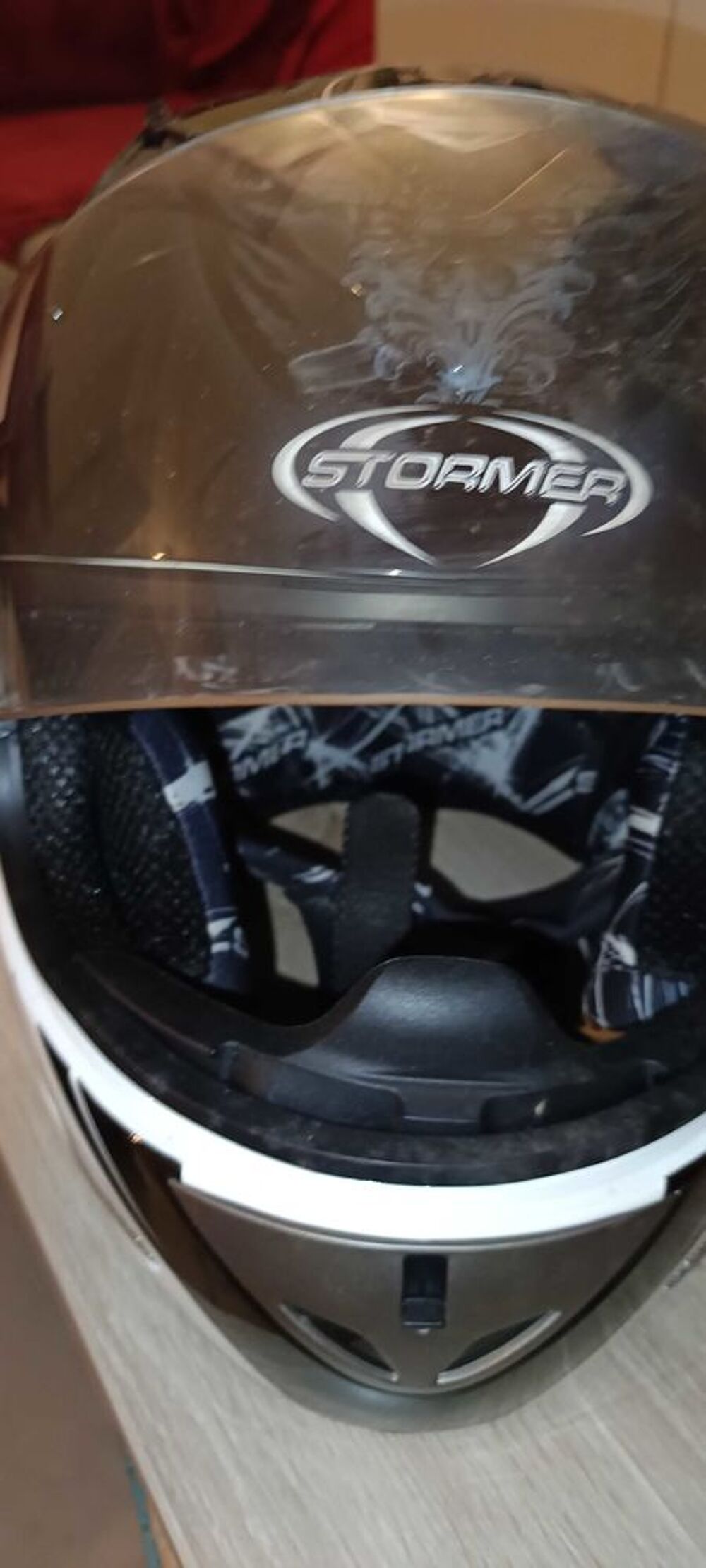 av casque neuf taille xs remis en main propre pas de paiement en pay pal ou autre Sports