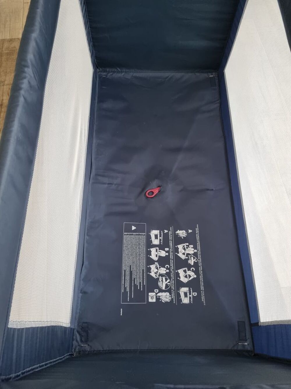 Lit b&eacute;b&eacute; pliable avec matela Puériculture