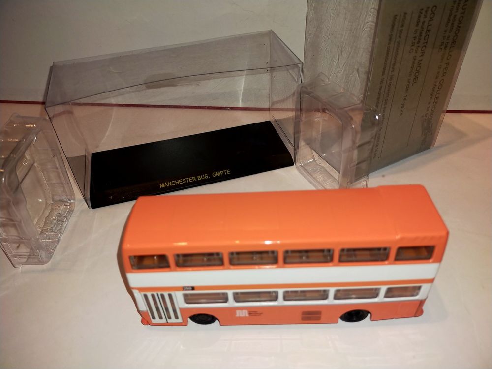 Manchester Bus miniature orange imp&eacute;riale 1/76
Jeux / jouets