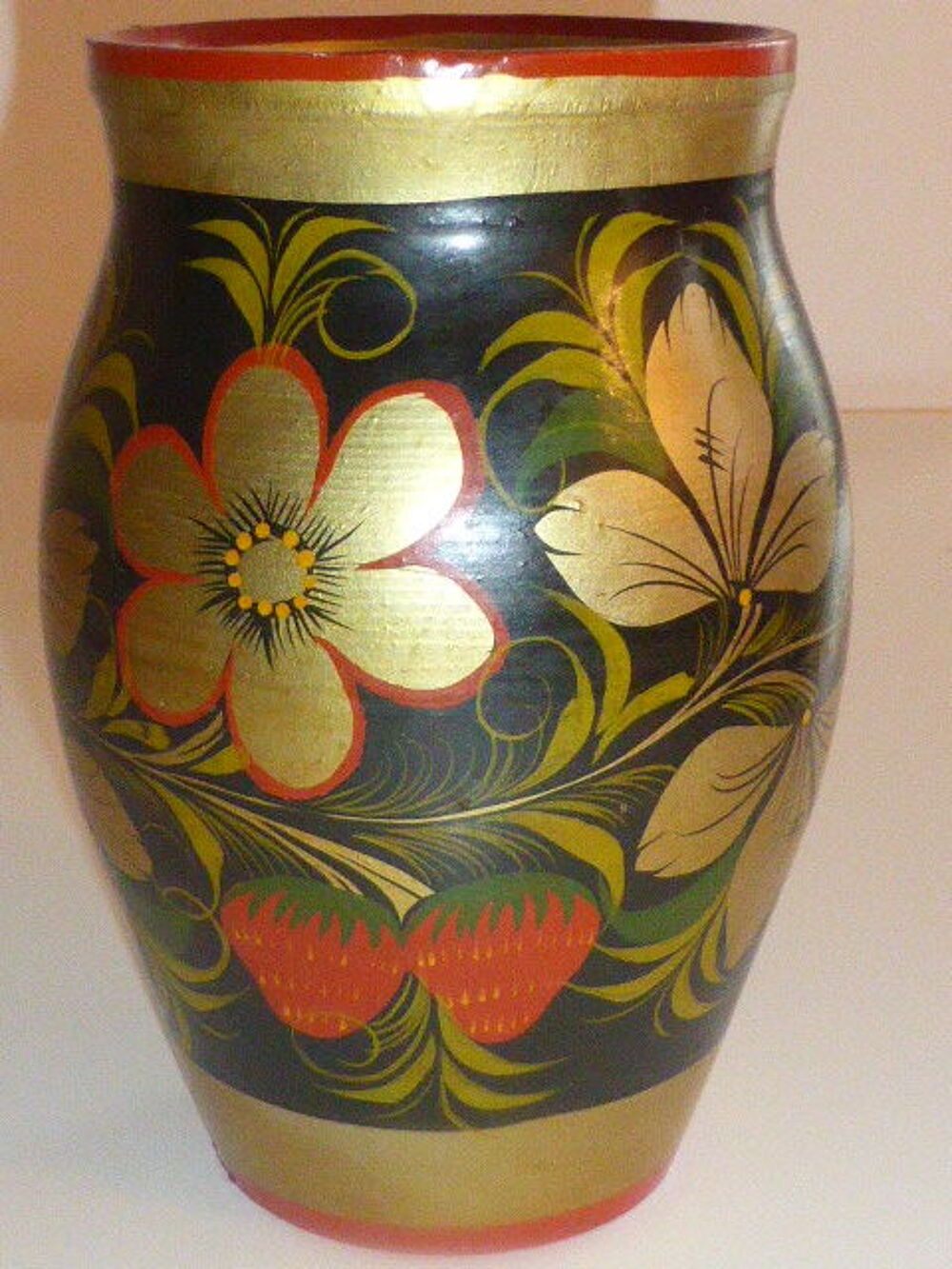 Vase et cuill&egrave;re en bois russe d&eacute;cor fraise Décoration
