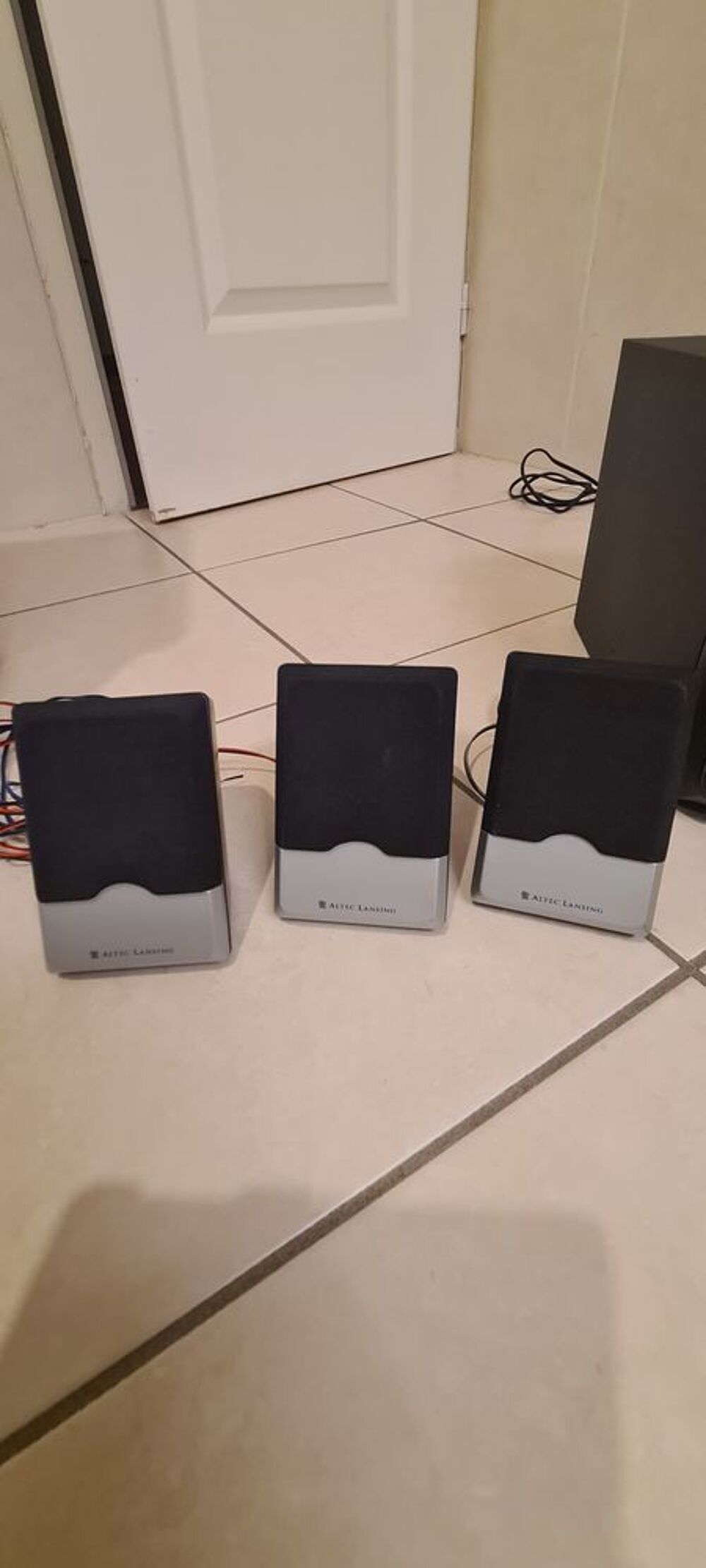 Caisson de basse et 5 satellites connexion jack Audio et hifi