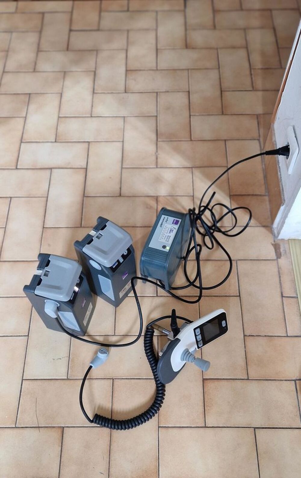 Fauteuil roulant &eacute;lectrique pliable Vélos