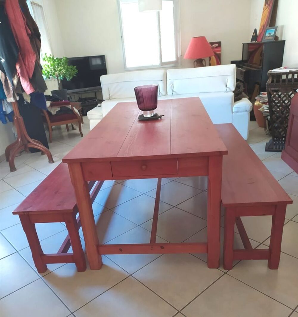 Table a manger 180x85 + 2 bancs Meubles