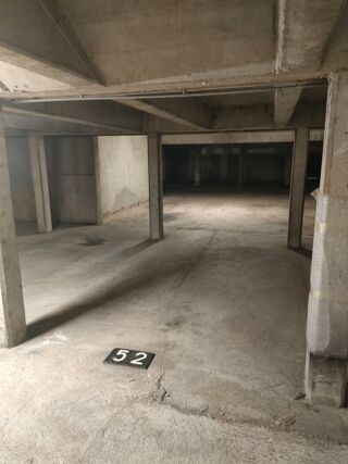  Parking / Garage à louer 10 m²
