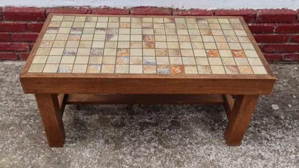 Table basse en ch&ecirc;ne avec carrelage Meubles