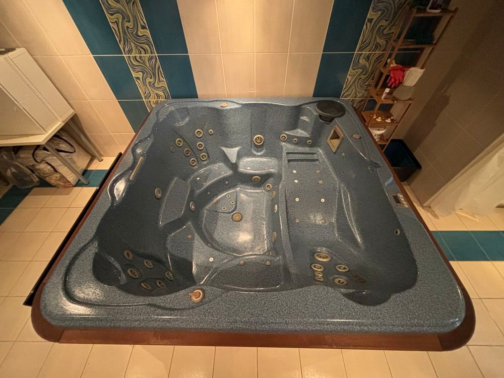 SPA Jacuzzi 5 personnes Meubles