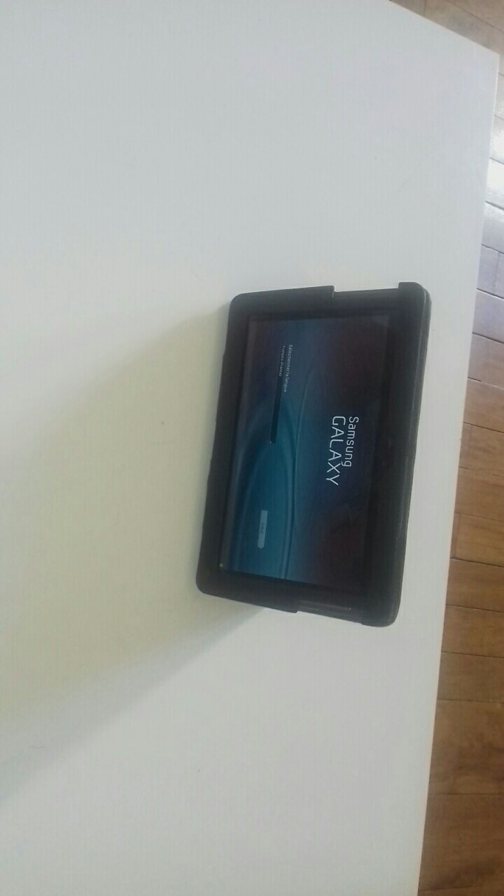 Vend une tablette tactile Samsung Galaxy tab 2,
avec house et chargeur. Matériel informatique