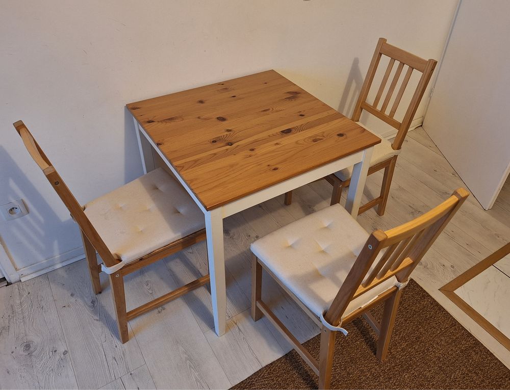 Table Ikea avec 3 chaises Meubles