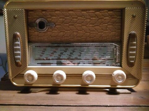 Poste radio des années 60 30 Saint-Quentin (02)