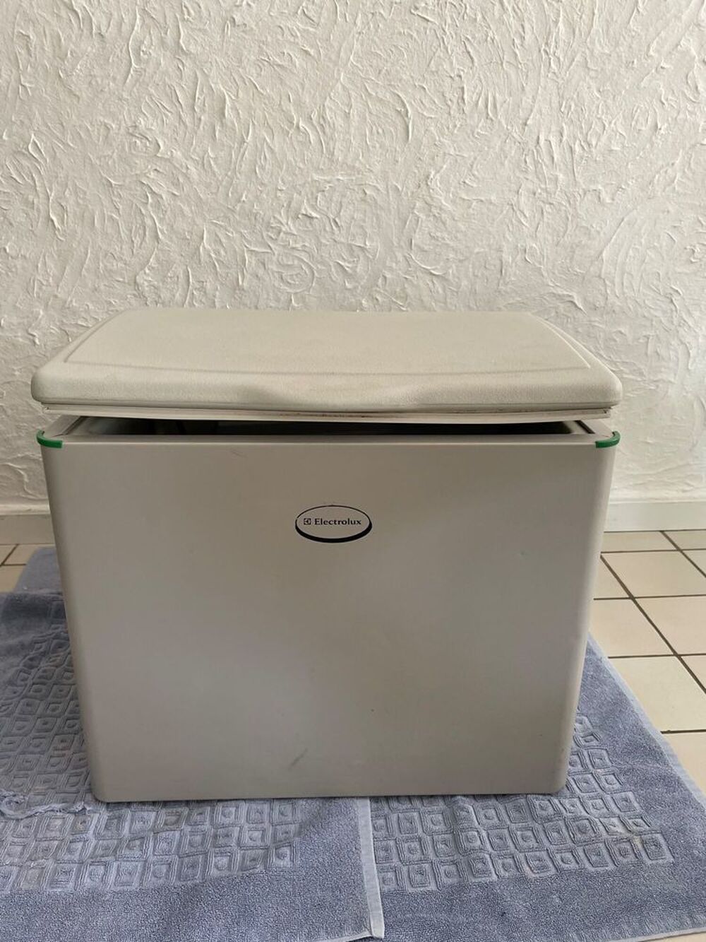 REFRIGERATEUR CAMPING ELECTROLUX
Electroménager